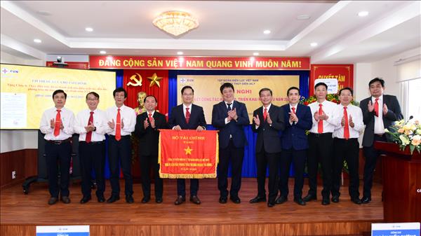 Nỗ lực vượt khó, hoàn thành xuất sắc nhiệm vụ, đặt nền móng  và động lực thực hiện thắng lợi mục tiêu năm 2026