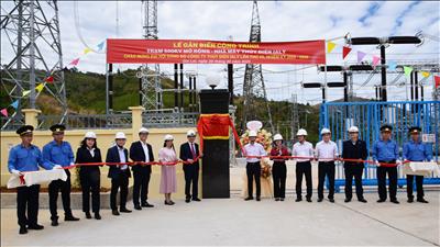 Gắn biển công trình trạm 500kV Ialy mở rộng