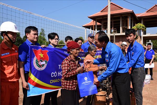 Gắn kết nghĩa tình dịp 26/3